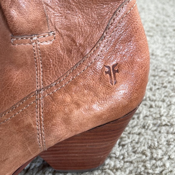 Frye ankle boots size 8.5 - Picture 4 of 9